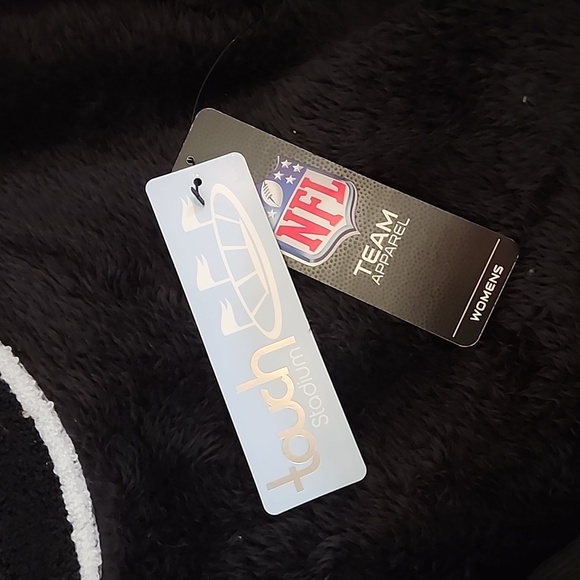 Los Angeles Raiders super soft fluff pullover.  TOUCH stadium size XL. New - Picture 2 of 6